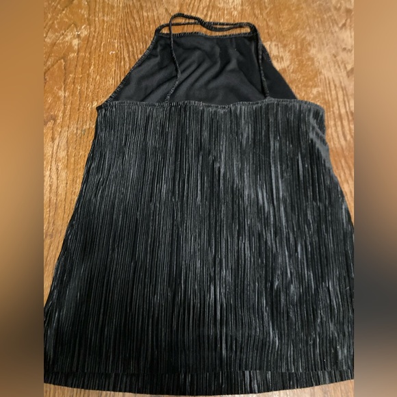 👚(bundle 4 items w/👚for $16) Black ribbed top - Picture 8 of 9